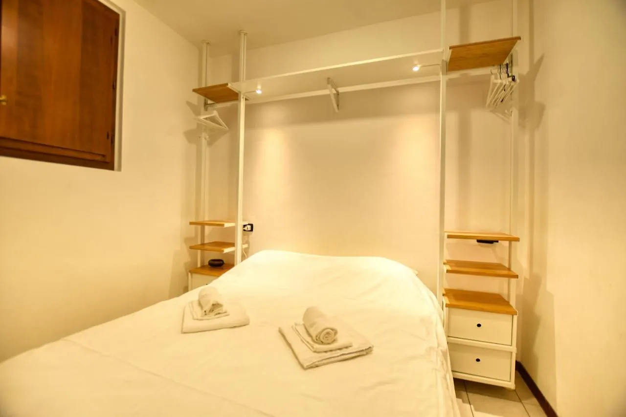 Two-Bedroom Modern Apartment Acquaseria